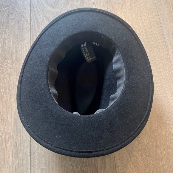 H&M Black Hat - Picture 3 of 4